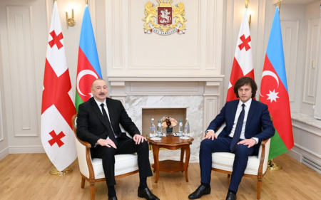 Tbilisidə İlham Əliyev və İrakli Kobaxidze mətbuata bəyanatlarla çıxış edirlər