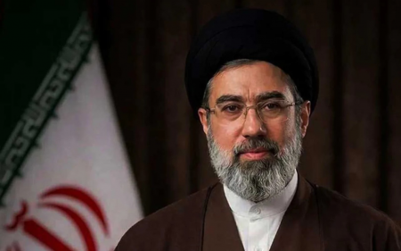 Xamenei: “İran ordusu ölkənin suverenliyini qətiyyətlə qoruyur”