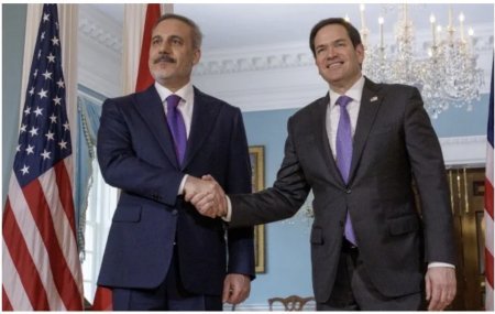 Rubio və Fidan NATO sammiti çərçivəsində görüşüblər