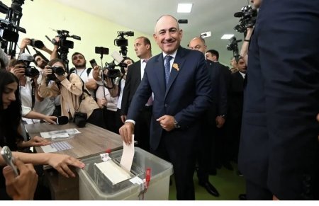 Paşinyan parlament seçkilərində səs verib