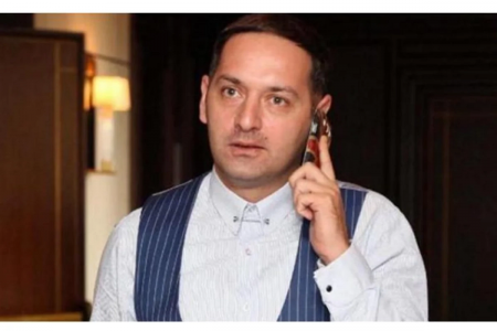 Əməkdar artist Elnur Kərimovu ilan sancıb