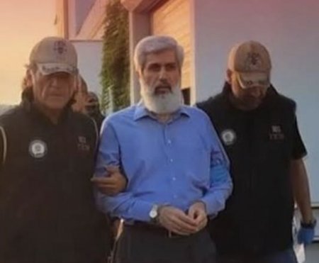 Ərdoğan hakimiyyətini sərt tənqid edən ilahiyyatçı Alparslan Kuytul saxlanıldı